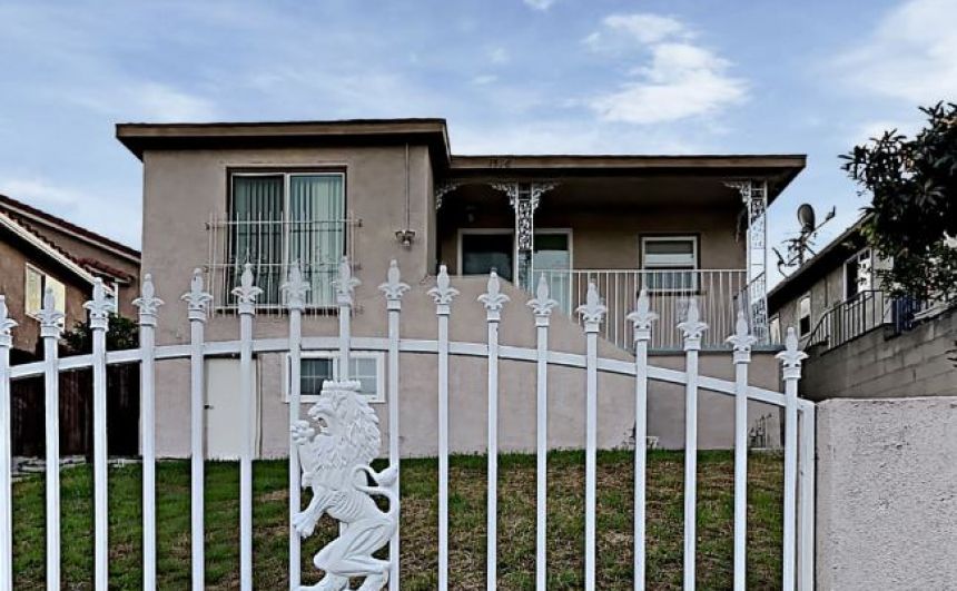 Tush 3 bd 1 ba family house in Los Angeles,CA