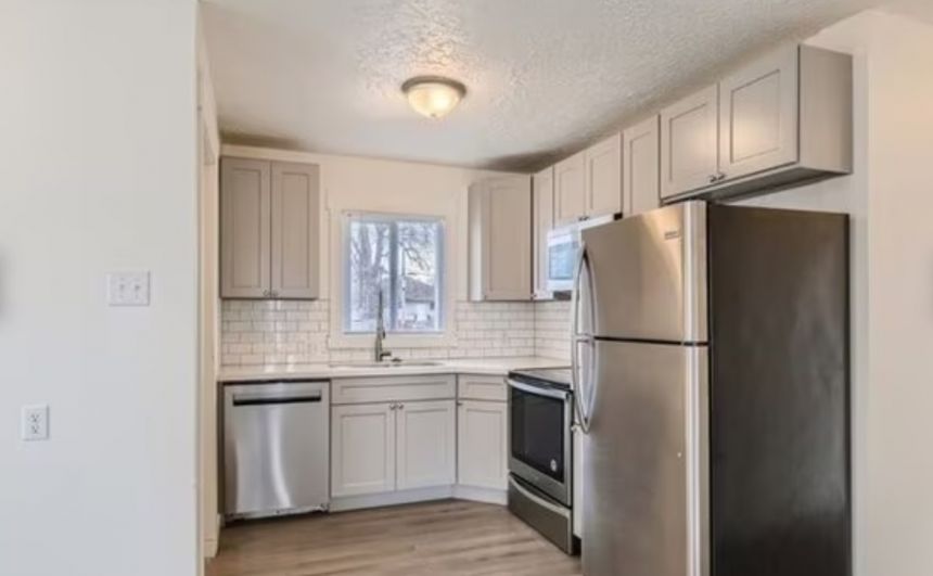 NEWLY RENOVATED 3 BEDS AND 2 BATHS